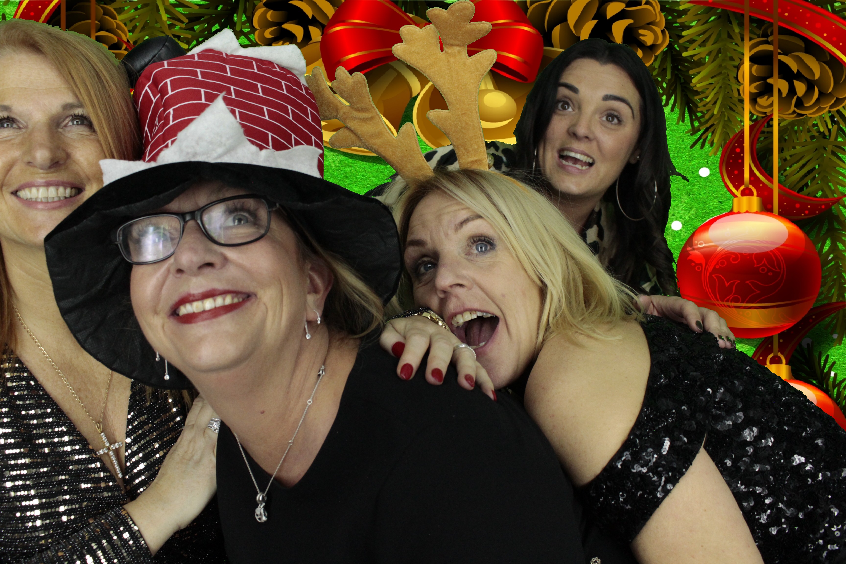 Silvermere Christmas Party | View more photos from the event at gallery.myphotoboothexperience.co.uk/u/MyPhotoBoothExperienceLtd/Silvermere-Christmas-Party-3